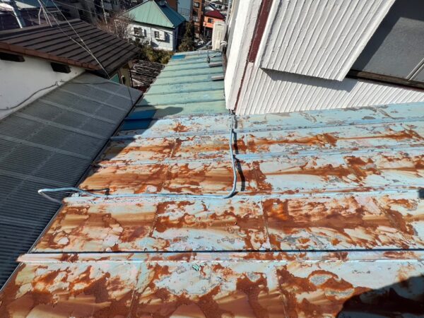 横須賀市にて雨漏り修理〈屋根葺き替え〉 施工前